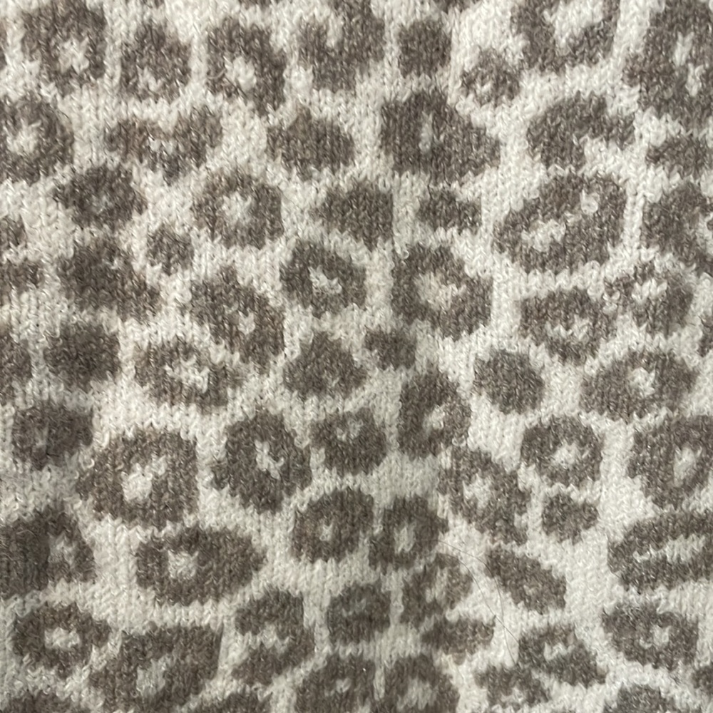 Snow leopard sweater - Picture 2 of 4
